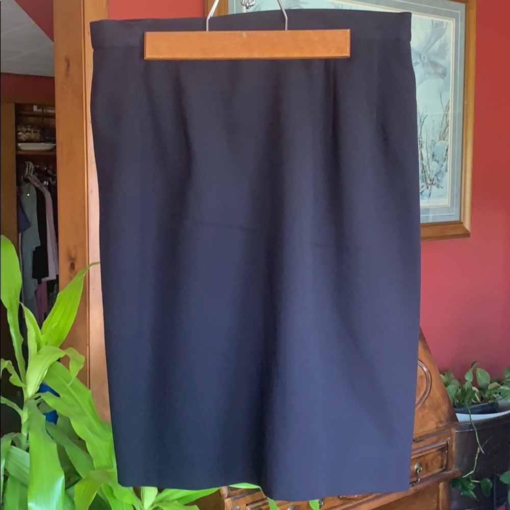 Austin Reed • Navy Pencil Skirt